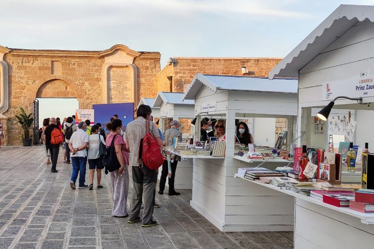 lungomare di libri a Bari